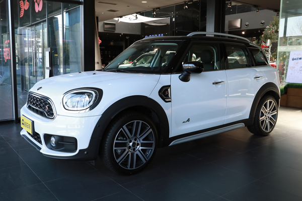 MINI COUNTRYMAN 2020款 2.0T COOPER S ALL4 极地版厂商_基本信息图
