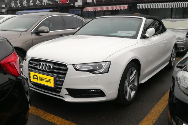 奥迪A5 2016款 Cabriolet 45 TFSI 舒适型后排出风口_空调/冰箱图