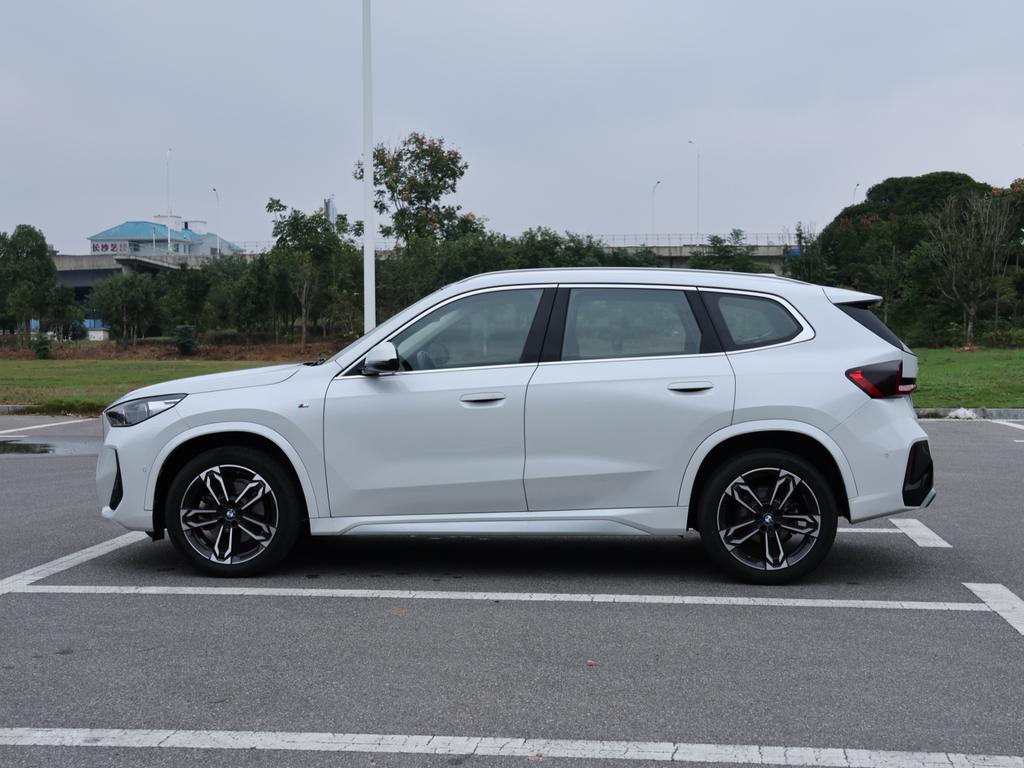 二手宝马X1 2023款 xDrive25Li M运动套装图片4