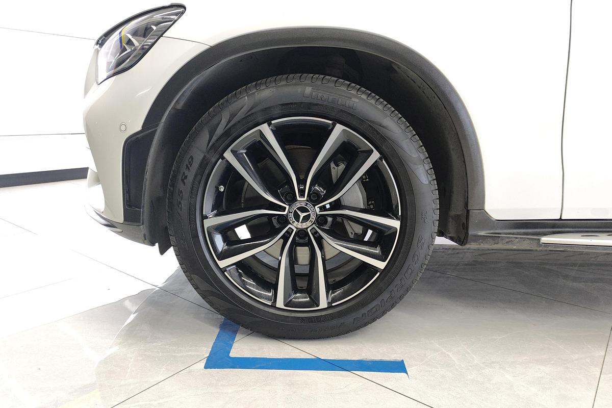 二手奔驰GLC 2022款 GLC 300 L 4MATIC 动感型图片5