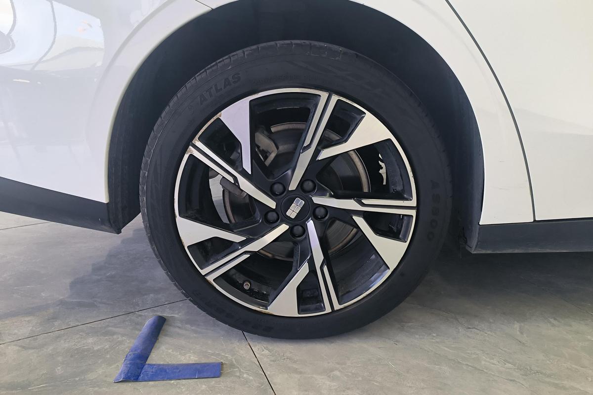 二手银河L6 2023款 1.5T DHT 125km 星舰图片5