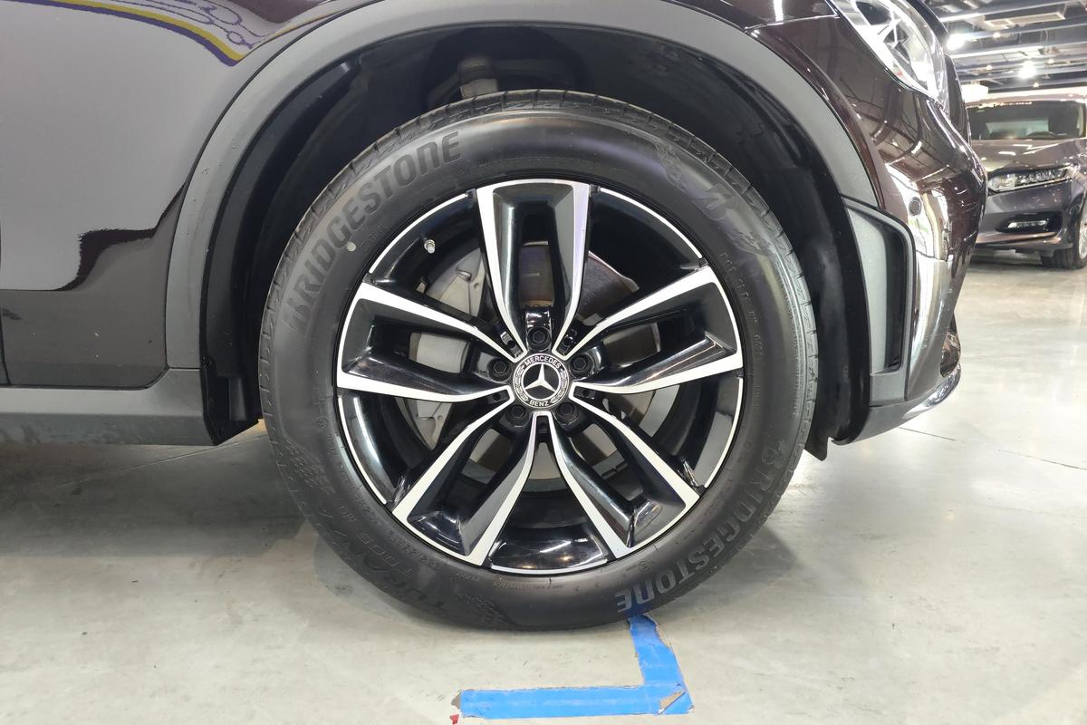 二手奔驰GLC 2022款 改款 GLC 260 L 4MATIC 豪华型图片5