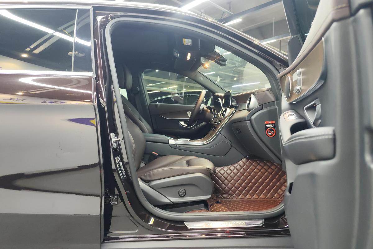 二手奔驰GLC 2022款 改款 GLC 260 L 4MATIC 豪华型图片6