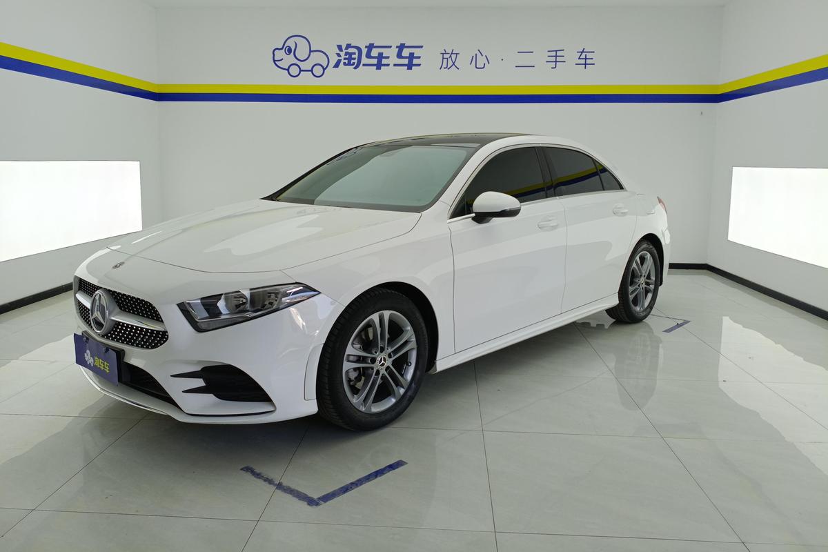 二手奔驰A级 2022款 改款 A 180 L 运动轿车图片1