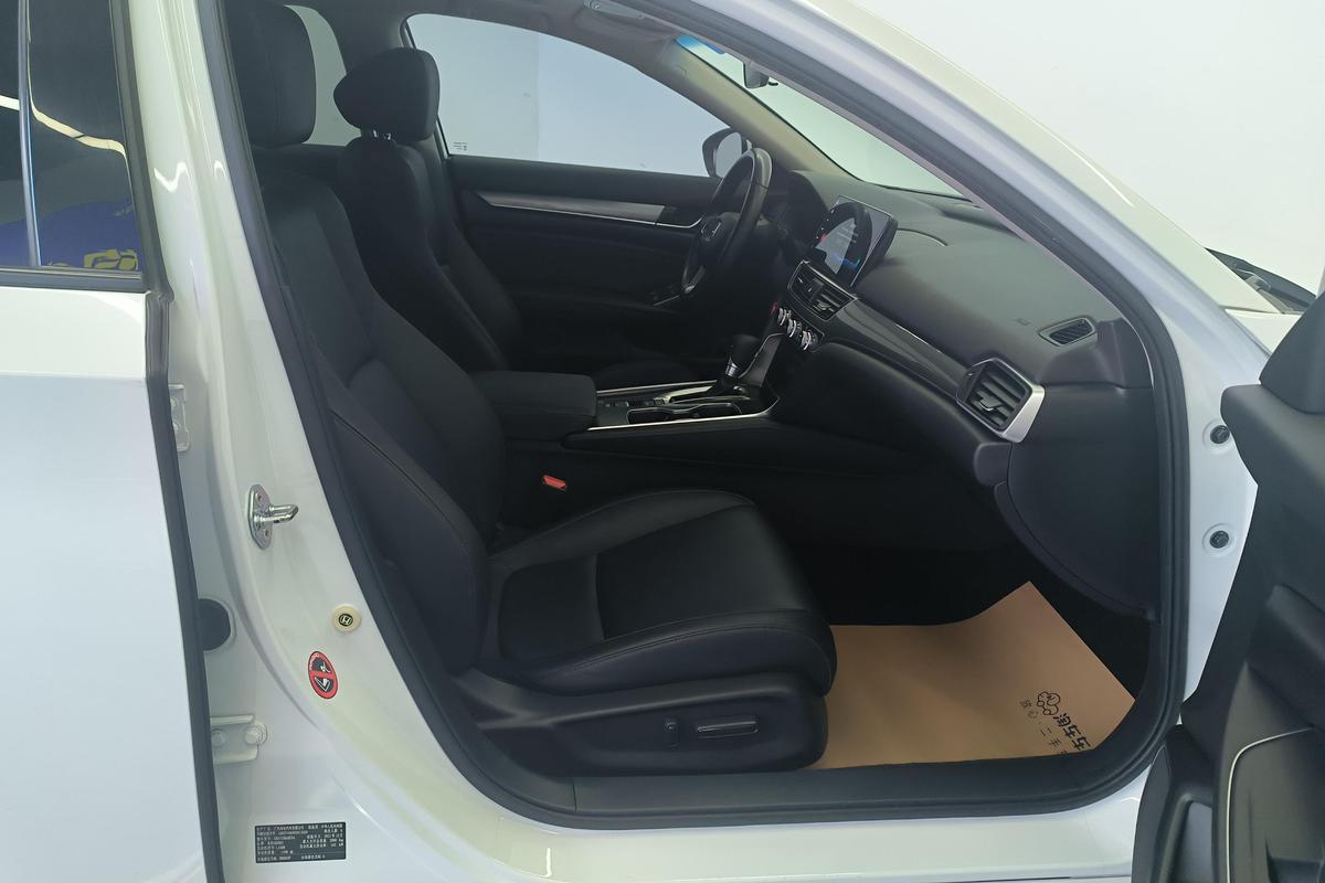 二手雅阁 2022款 260TURBO 豪华版图片6