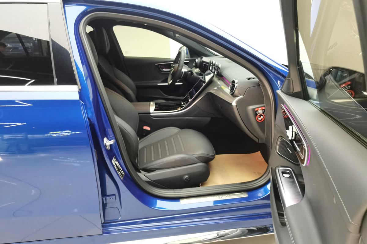 二手奔驰C级 2022款 改款 C 200 L 运动版图片6