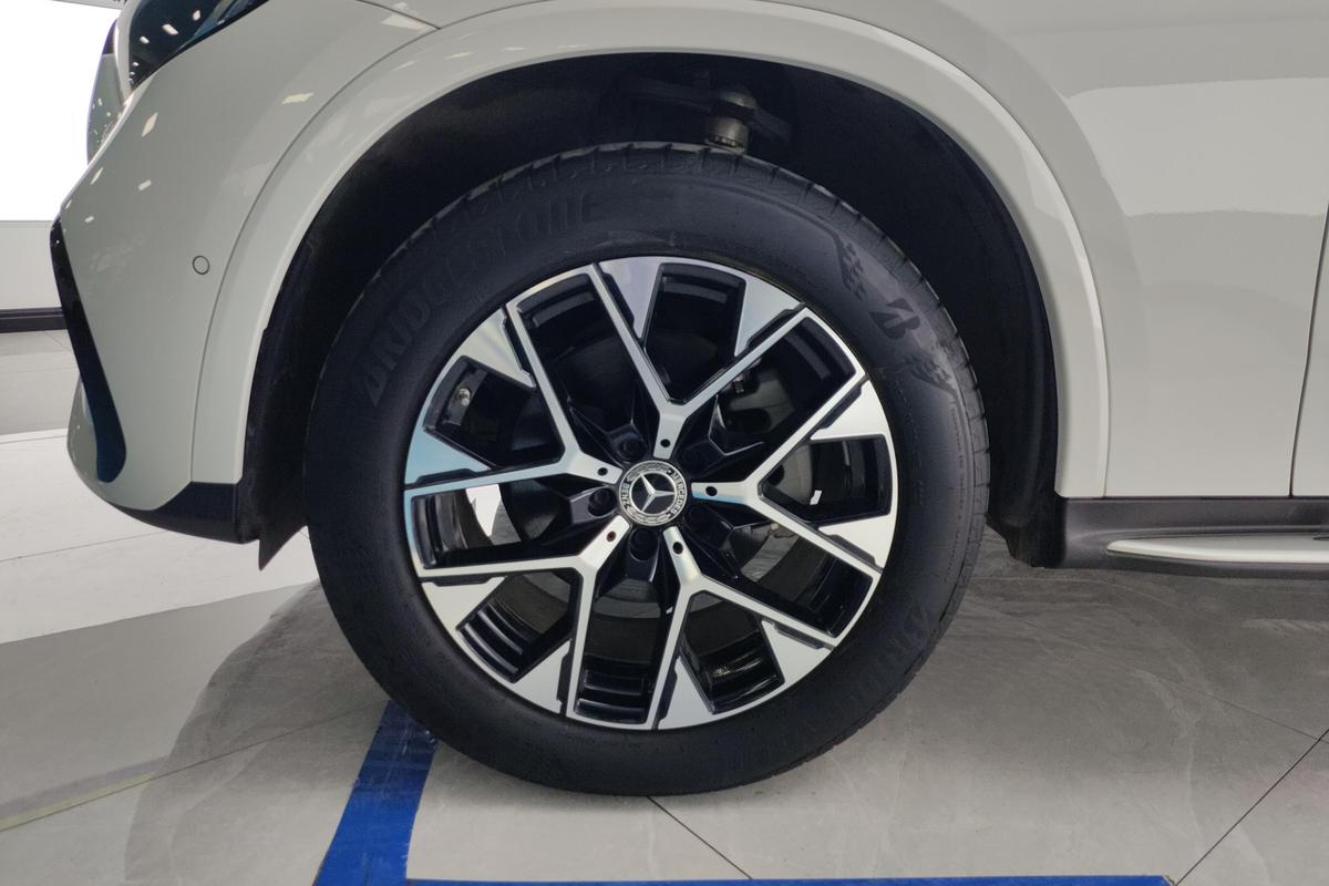 二手奔驰GLC 2023款 GLC 260 L 4MATIC 豪华型 7座图片5