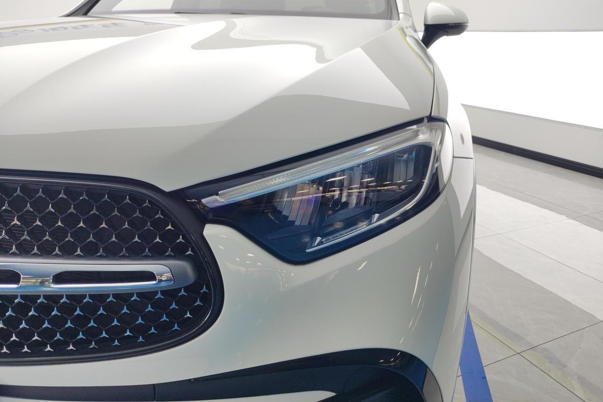 二手奔驰GLC 2023款 GLC 260 L 4MATIC 豪华型 7座图片2