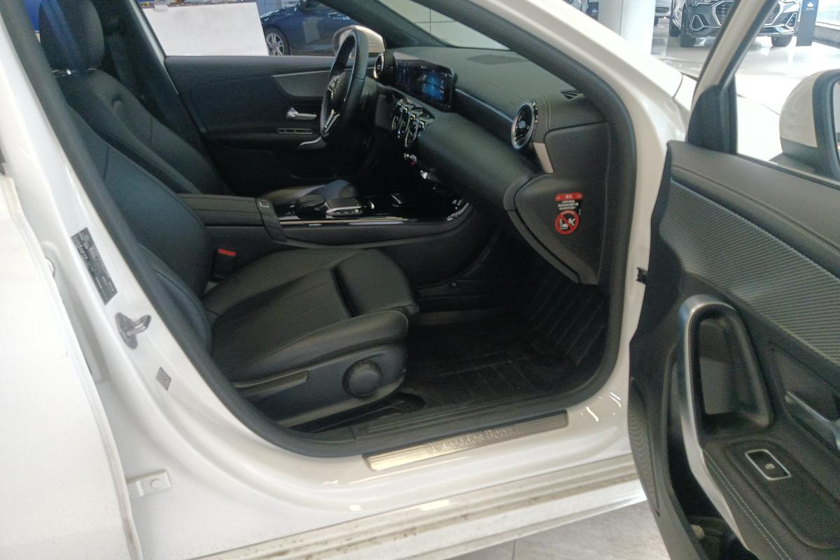 二手奔驰A级 2021款 改款 A 180 L 运动轿车图片6