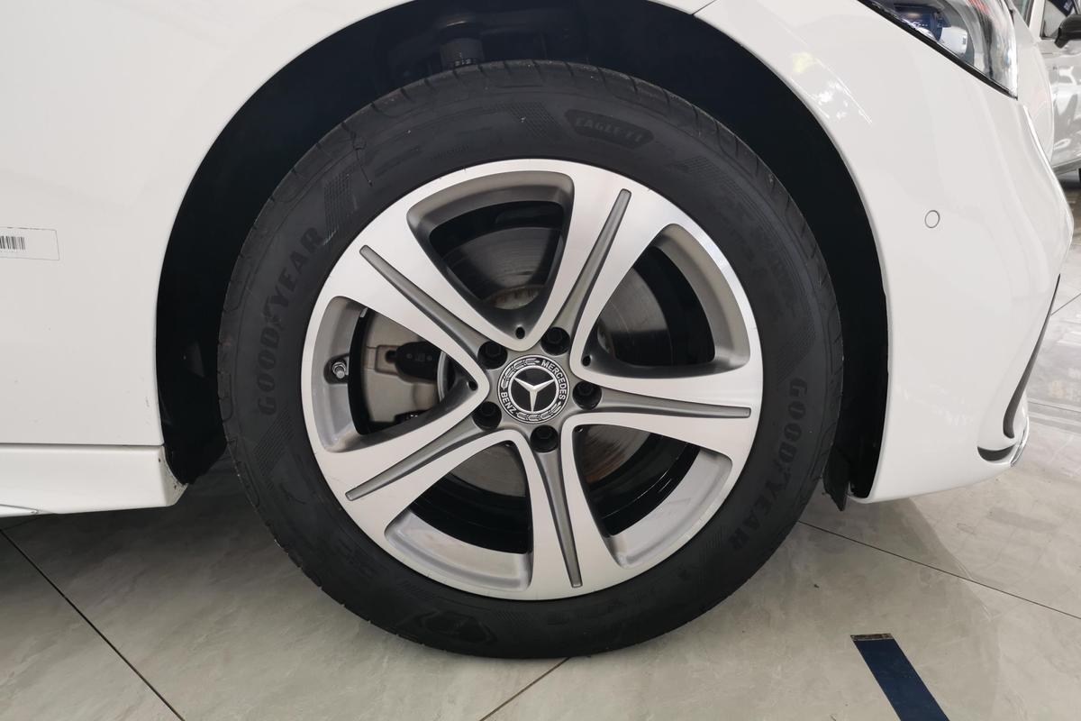 二手奔驰C级 2022款 改款 C 200 L 运动版图片5