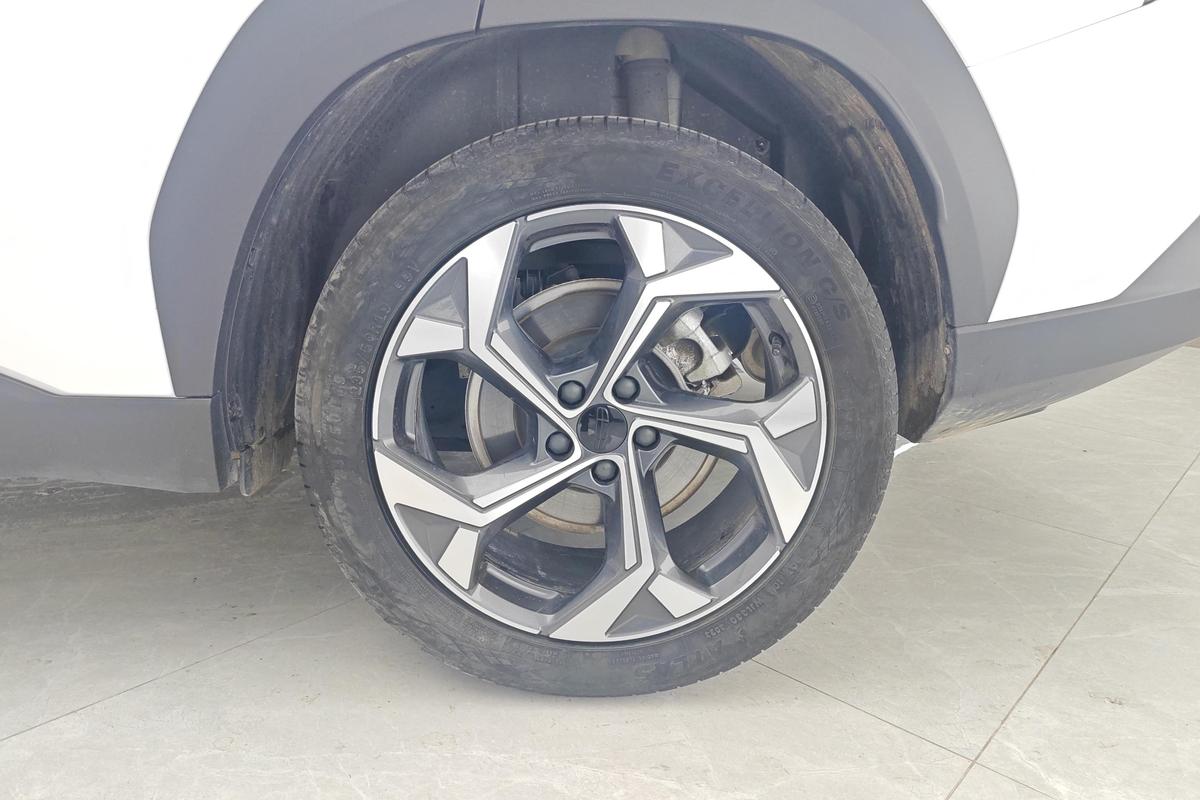 二手博越L 2023款 1.5TD DCT尊贵型图片5