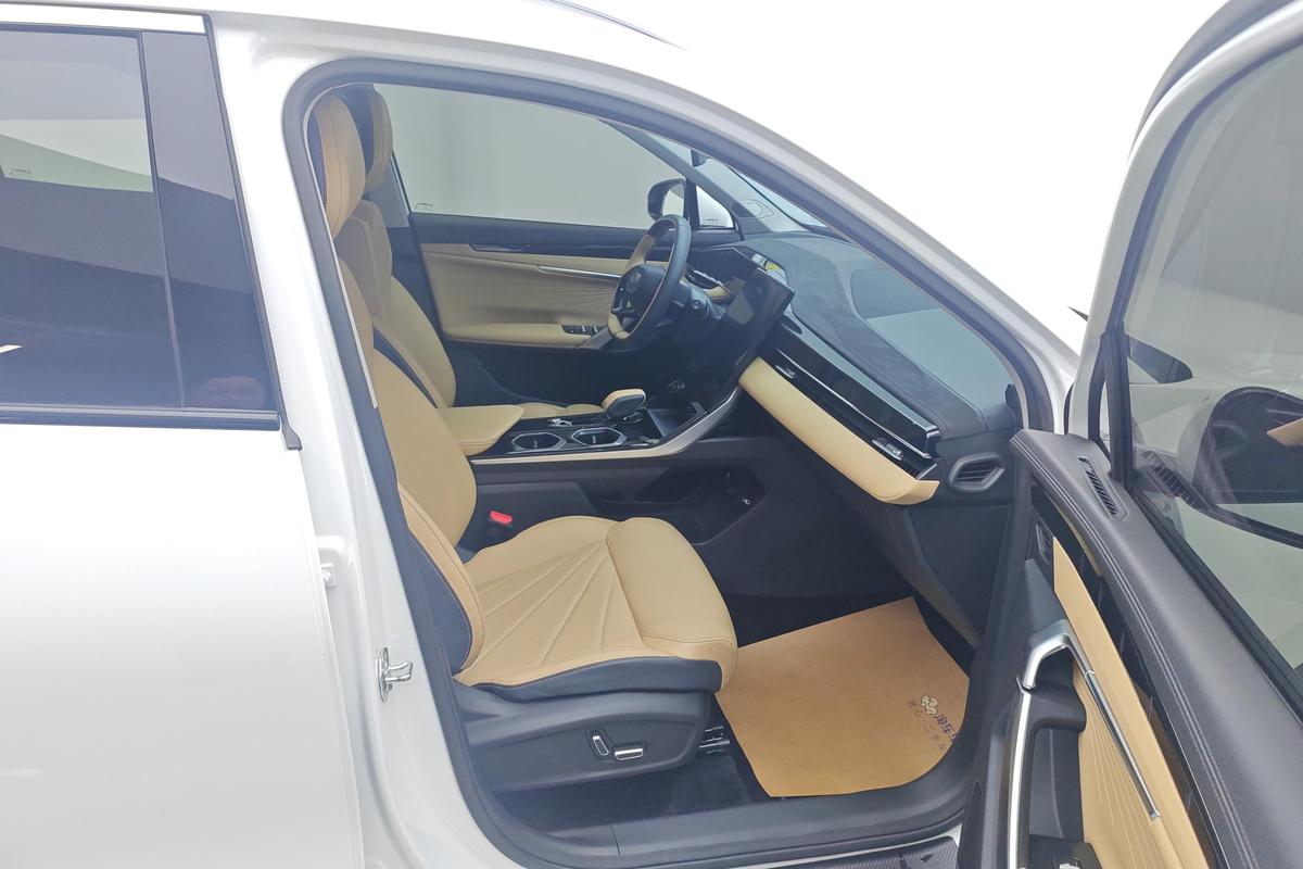 二手博越L 2023款 1.5TD DCT尊贵型图片6