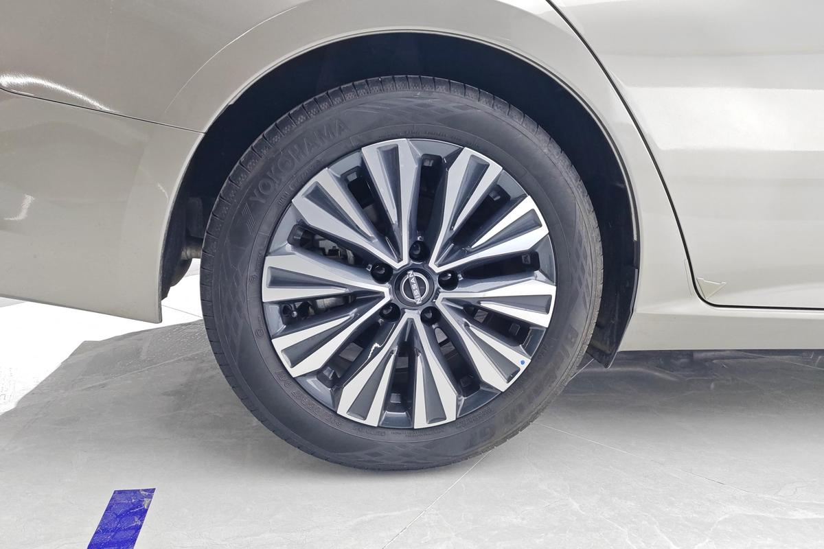 二手天籁 2022款 2.0L XL-TLS 悦享版图片5