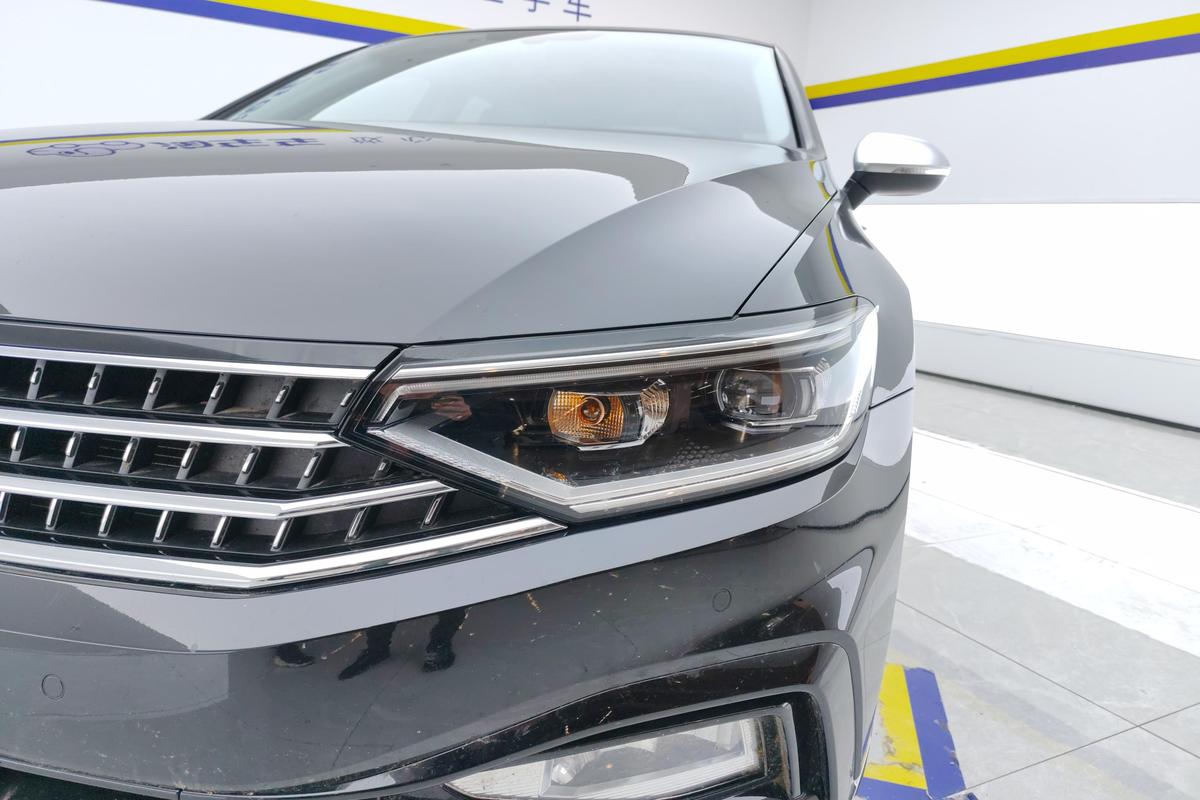 二手迈腾 2023款 200万辆纪念版 330TSI DSG领先型图片2