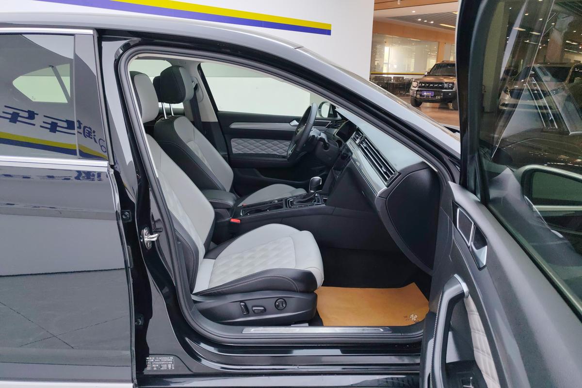 二手迈腾 2023款 200万辆纪念版 330TSI DSG领先型图片6