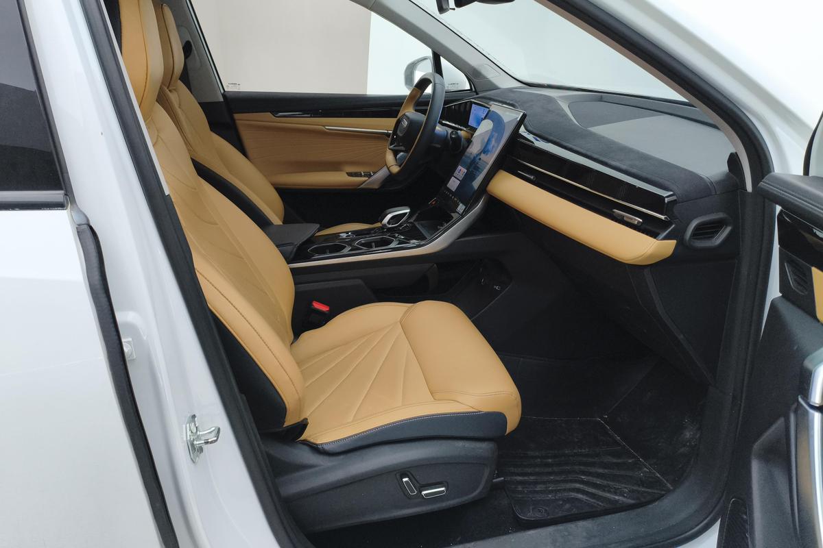 二手博越L 2023款 1.5TD DCT尊贵型图片6