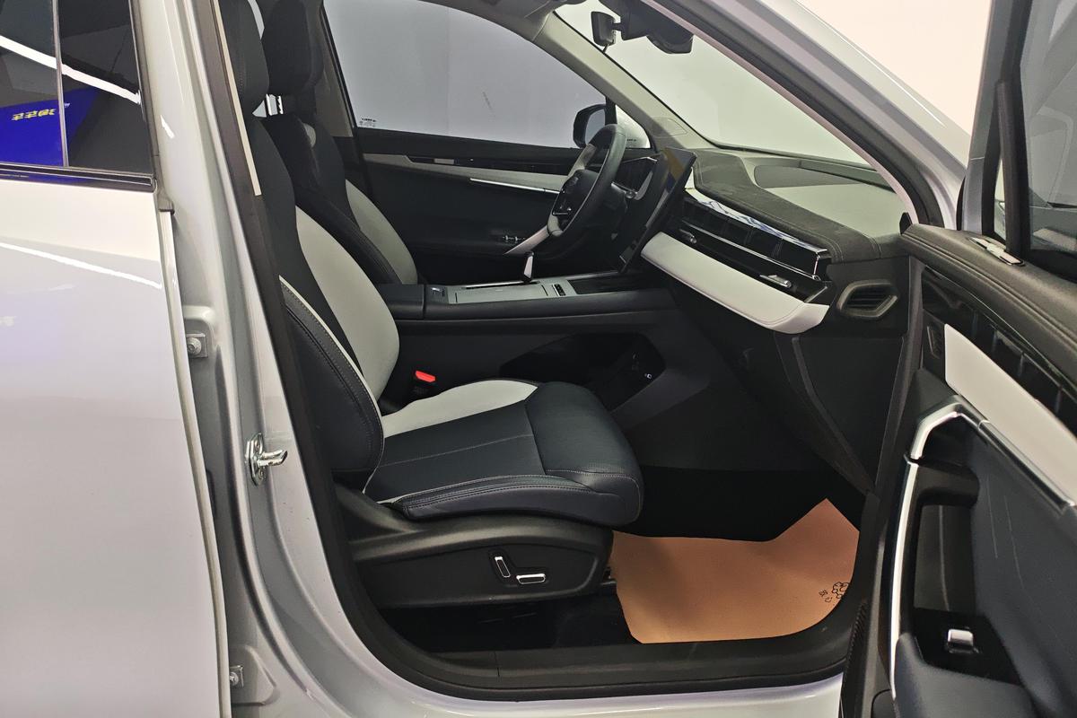 二手博越L 2024款 1.5TD DCT尊贵版图片6