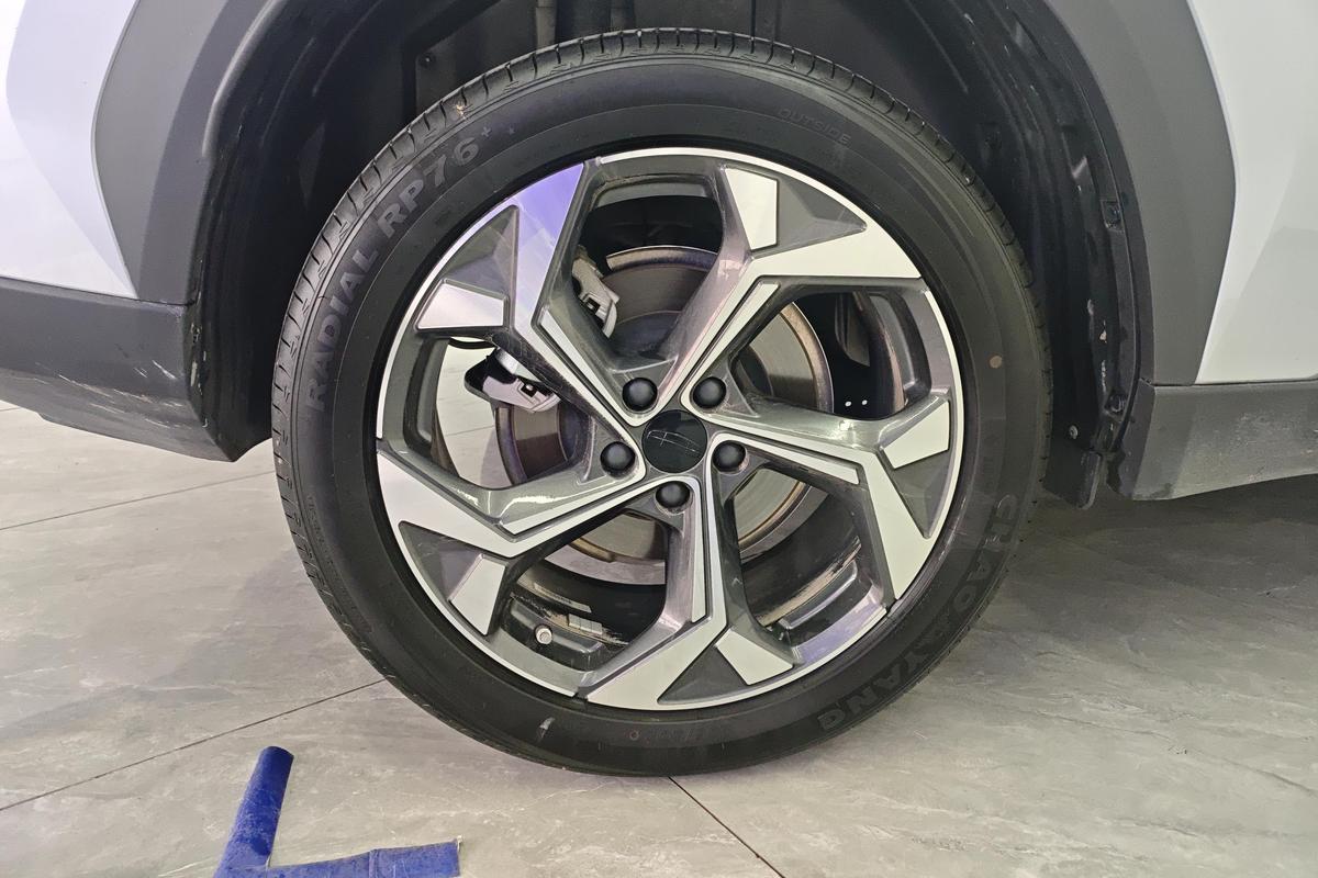 二手博越L 2024款 1.5TD DCT尊贵版图片5