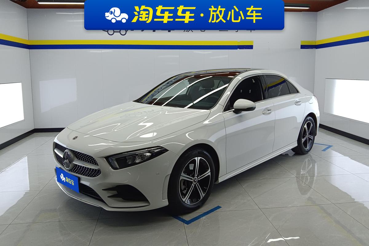 二手奔驰A级 2022款 二次改款 A 200 L 运动轿车时尚版图片1