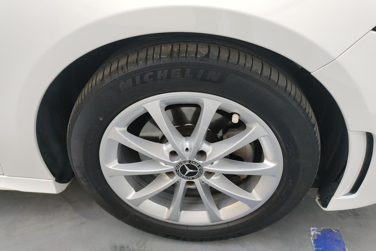 二手奔驰A级 2019款 A 200 L 运动轿车图片5