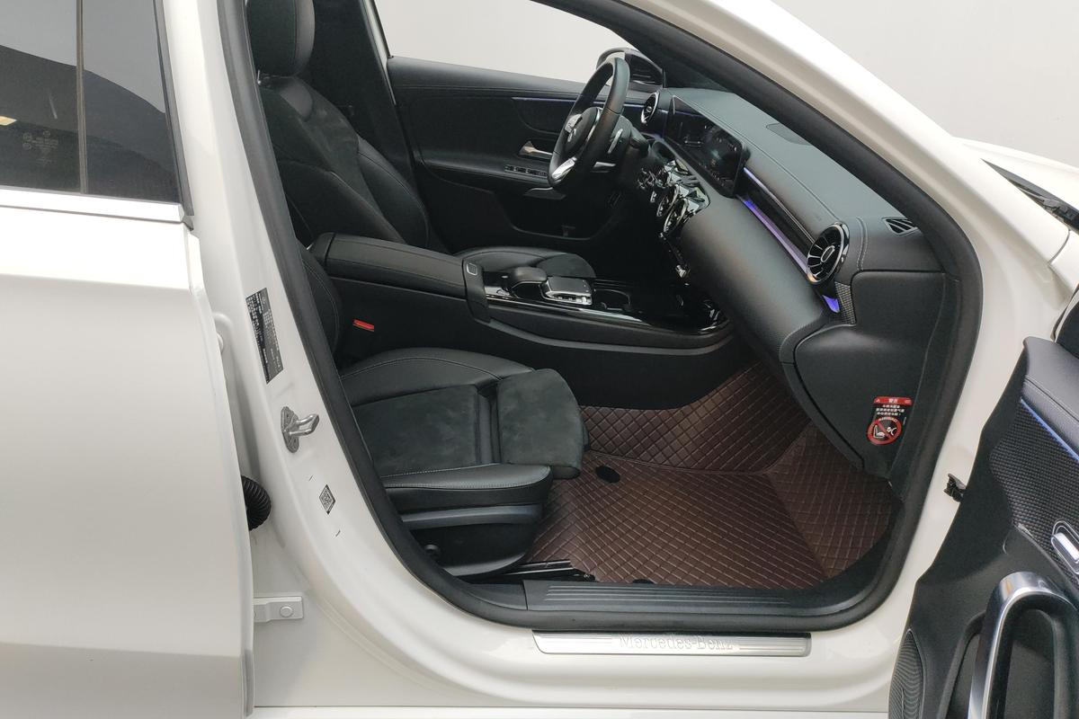 二手奔驰A级 2019款 A 200 L 运动轿车图片6