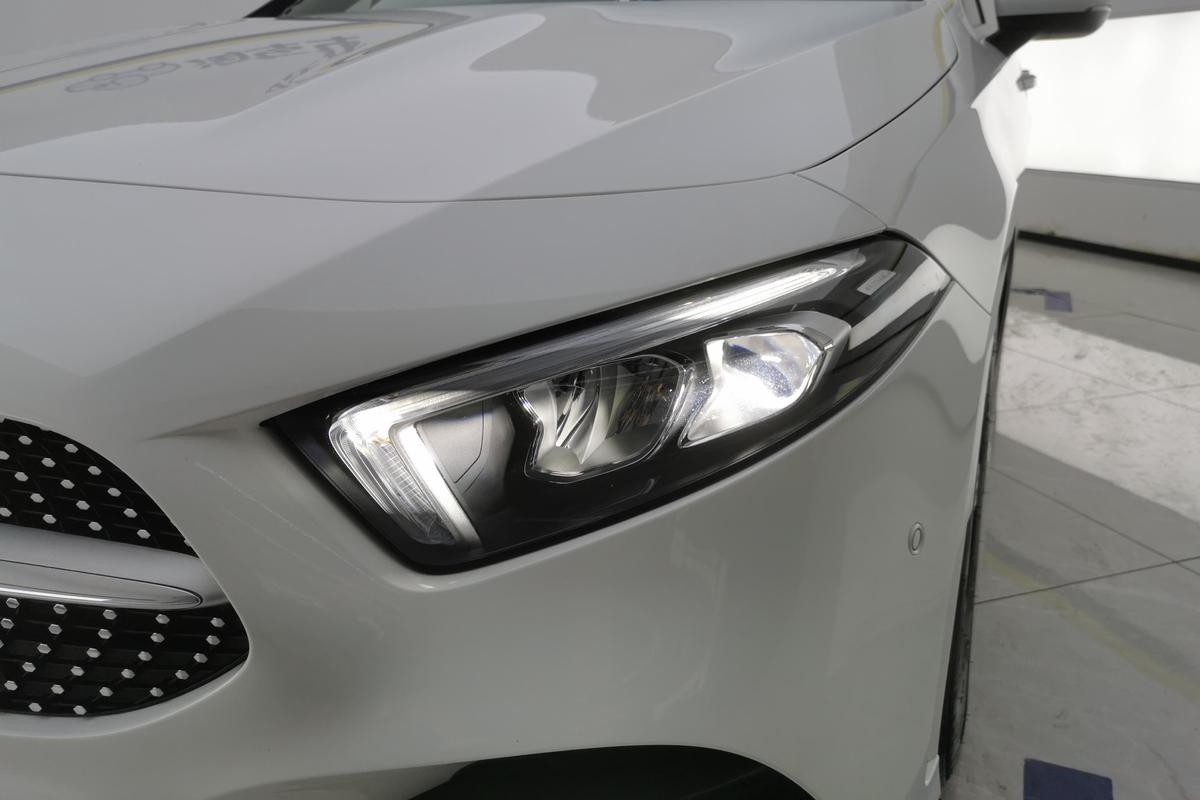 二手奔驰A级 2022款 二次改款 A 200 L 运动轿车时尚版图片2