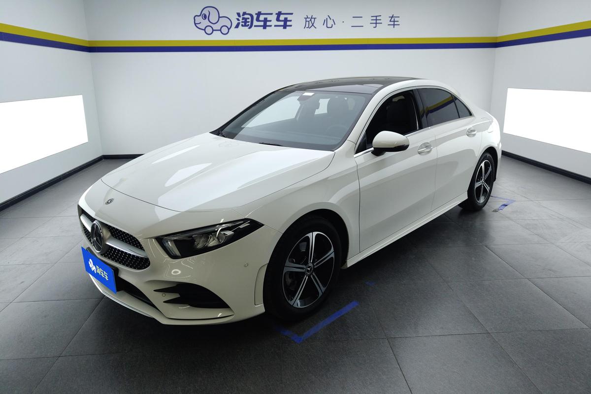 二手奔驰A级 2022款 二次改款 A 200 L 运动轿车时尚版图片1