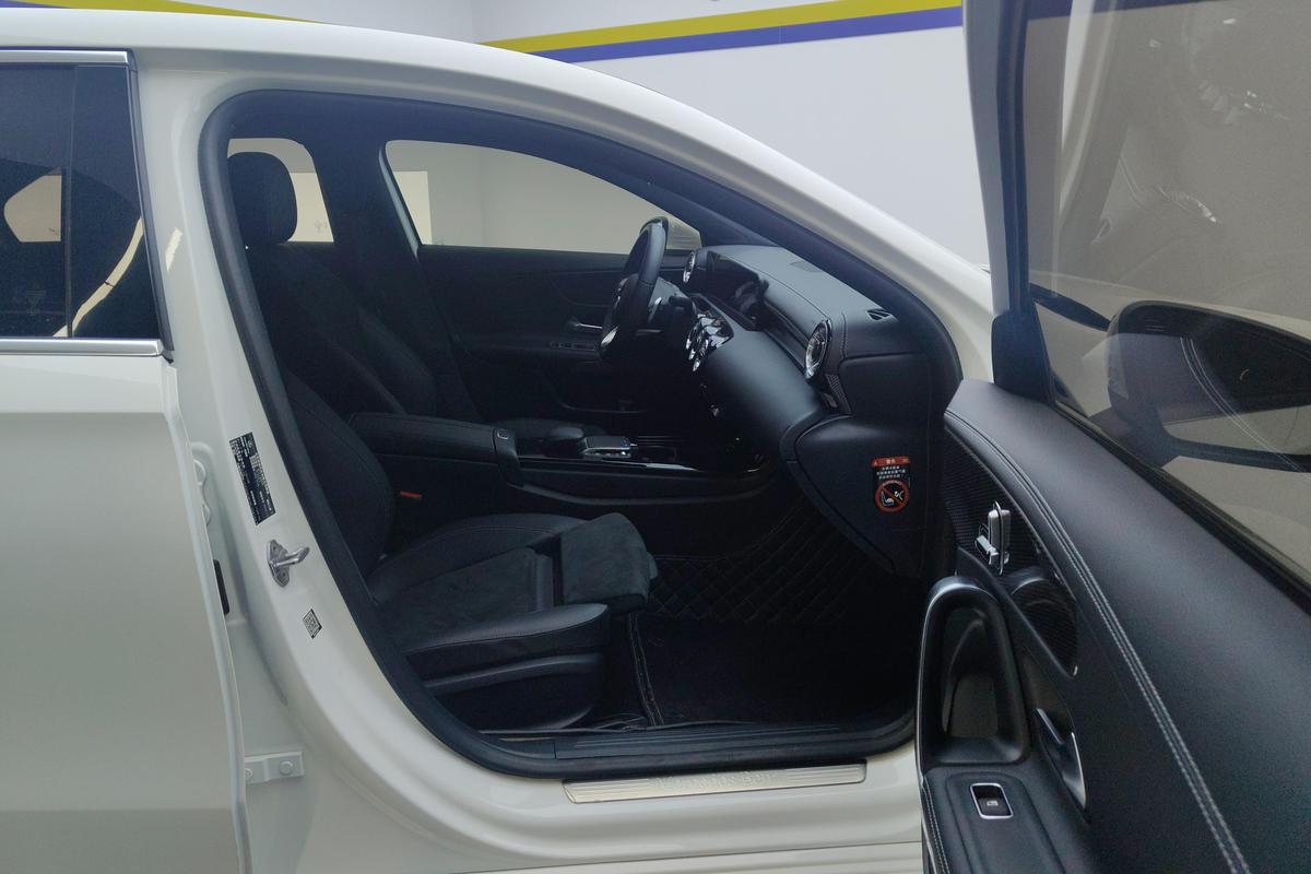 二手奔驰A级 2022款 二次改款 A 200 L 运动轿车时尚版图片6