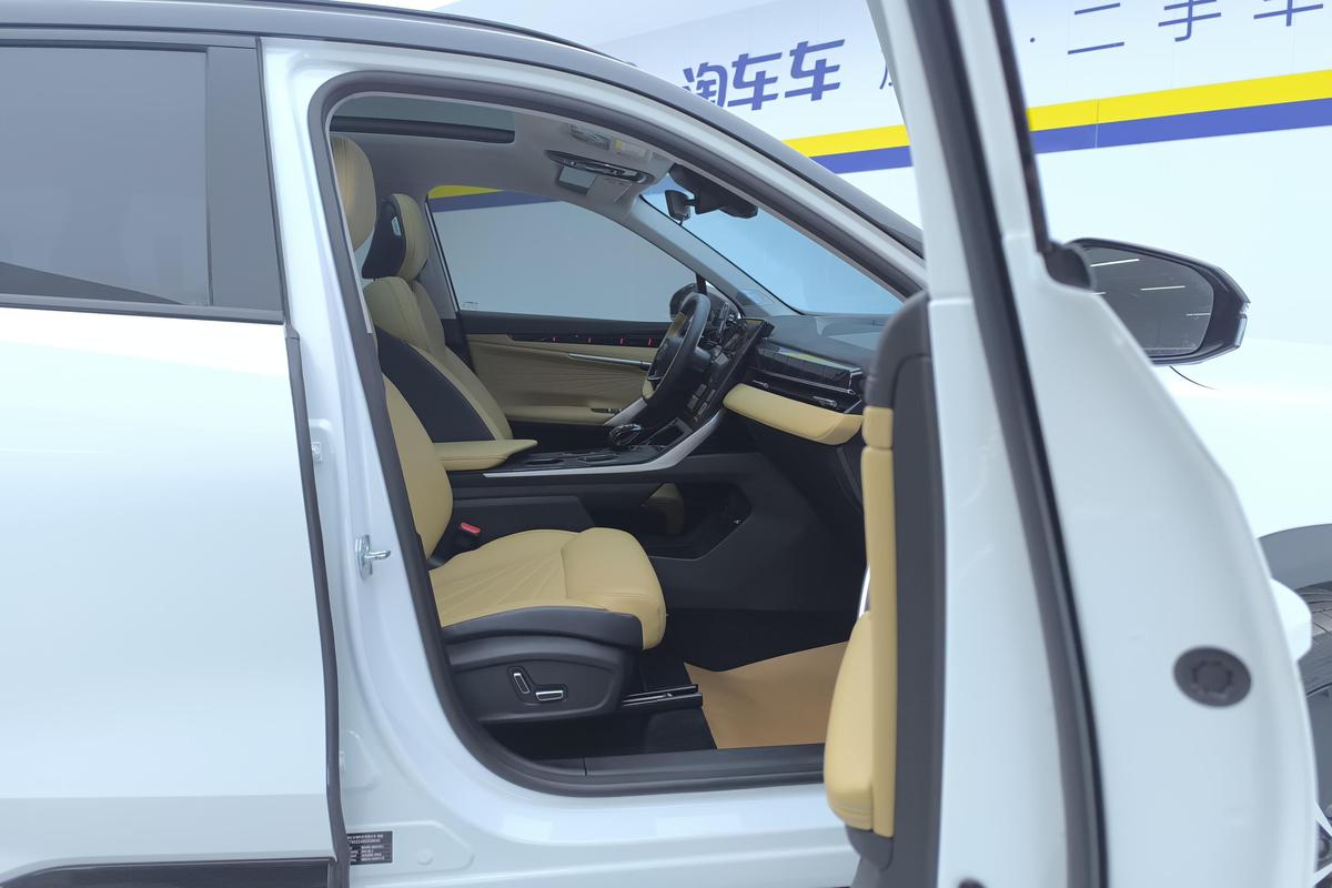 二手博越L 2023款 2.0TD DCT旗舰型图片6