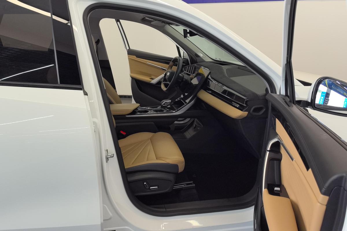 二手博越L 2023款 2.0TD DCT旗舰型图片6