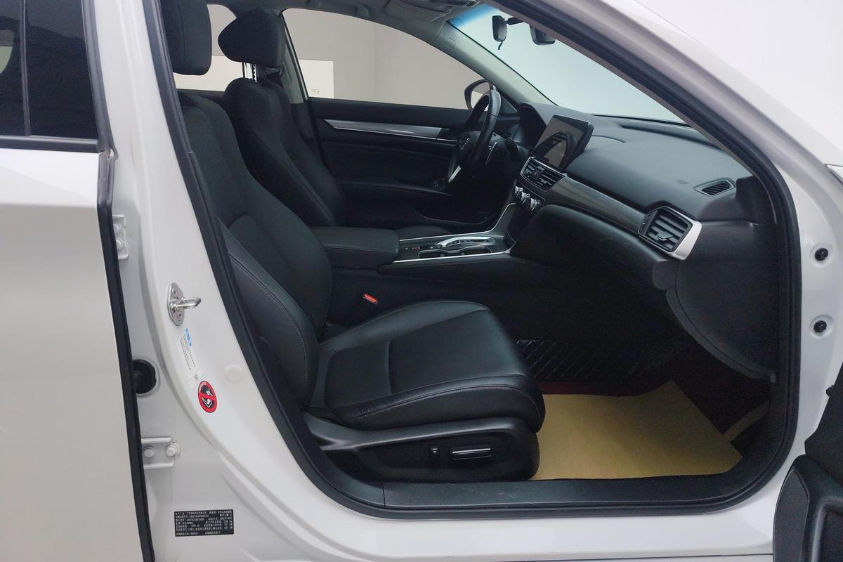 二手雅阁 2022款 锐·混动 2.0L 锐领版图片6