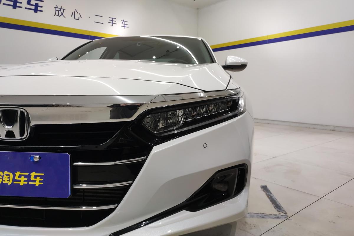 二手雅阁 2022款 260TURBO 豪华版图片2