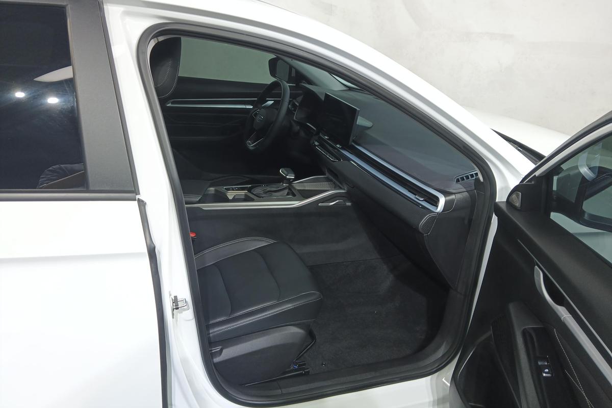 二手帝豪 2025款 第4代 1.5L CVT龙腾版图片6