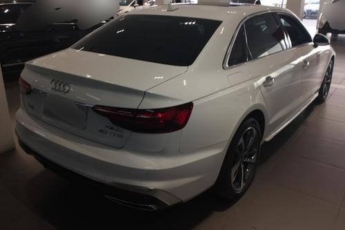 24款奥迪A4L，2万公里准新车，落地近30万，现在19.8万香不香？