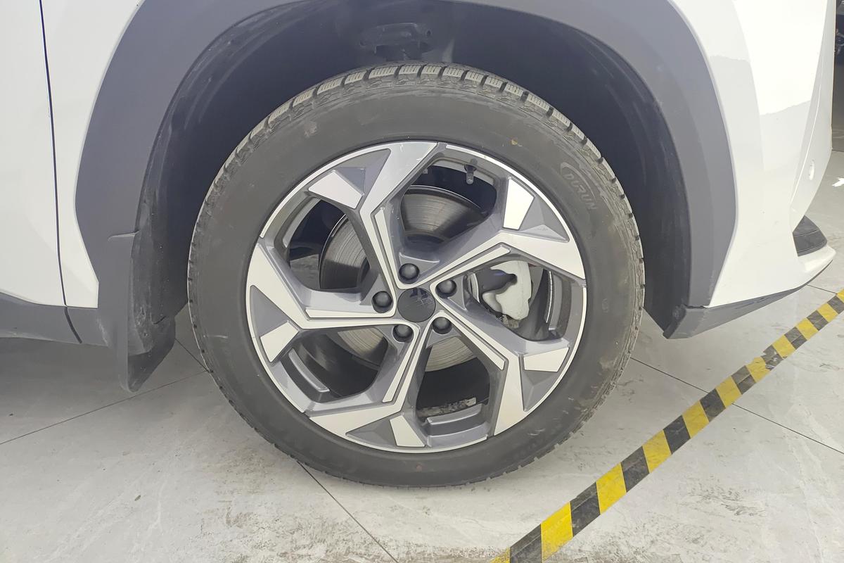 二手博越L 2023款 1.5TD DCT荣耀版图片5