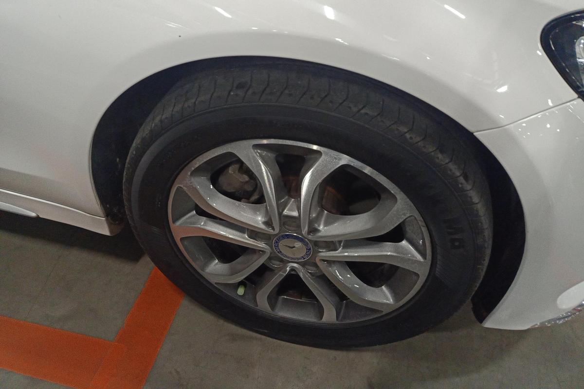 二手奔驰C级 2017款 C 180 L 运动版图片5