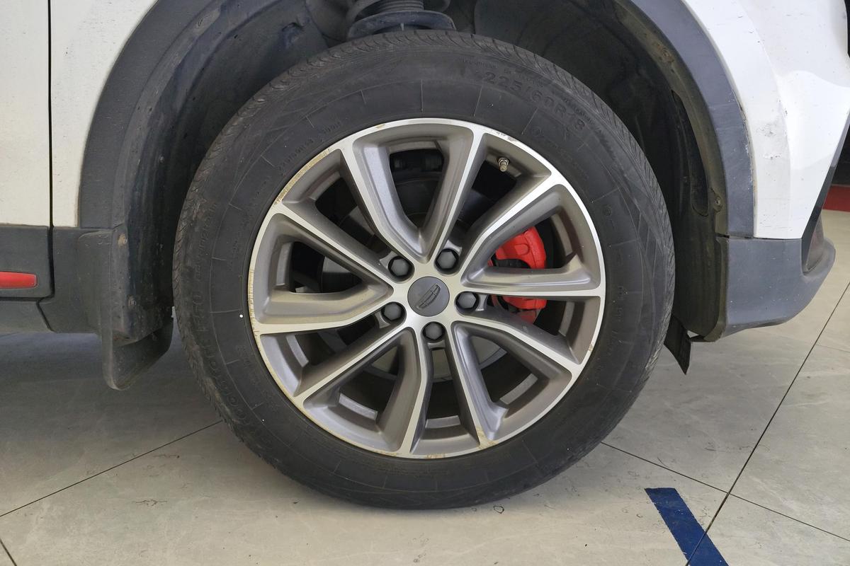 二手博越 2021款 1.8TD DCT两驱亚运版图片5