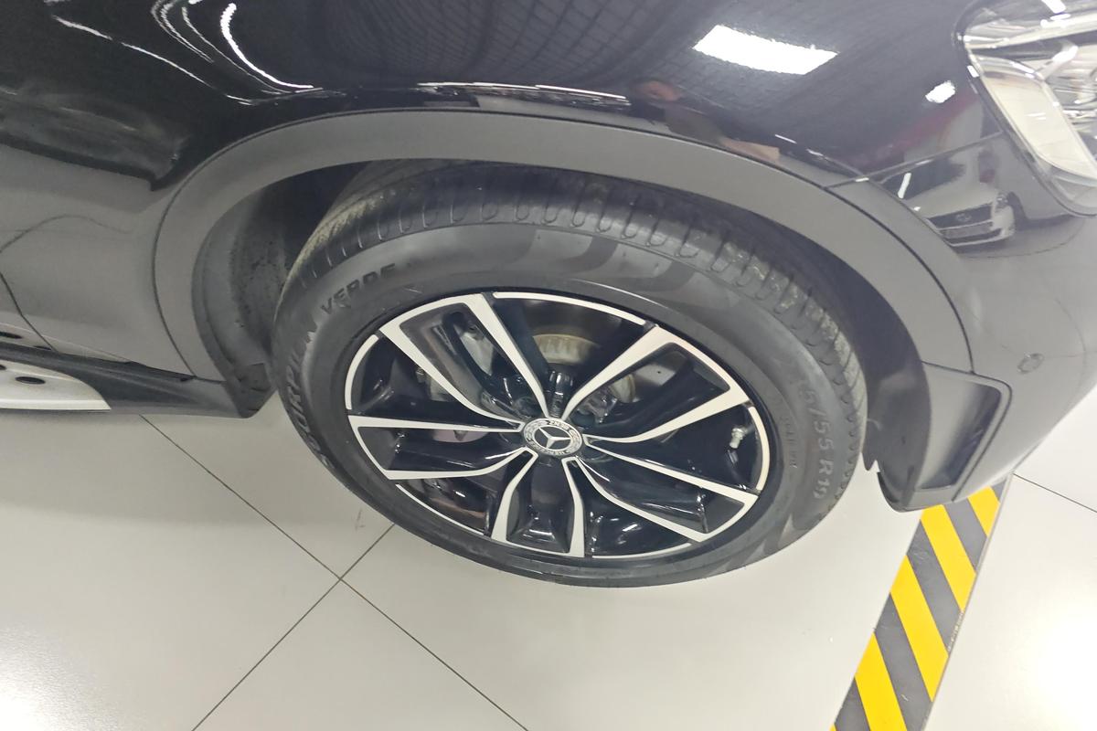 二手奔驰GLC 2021款 GLC 260 L 4MATIC 动感型图片5