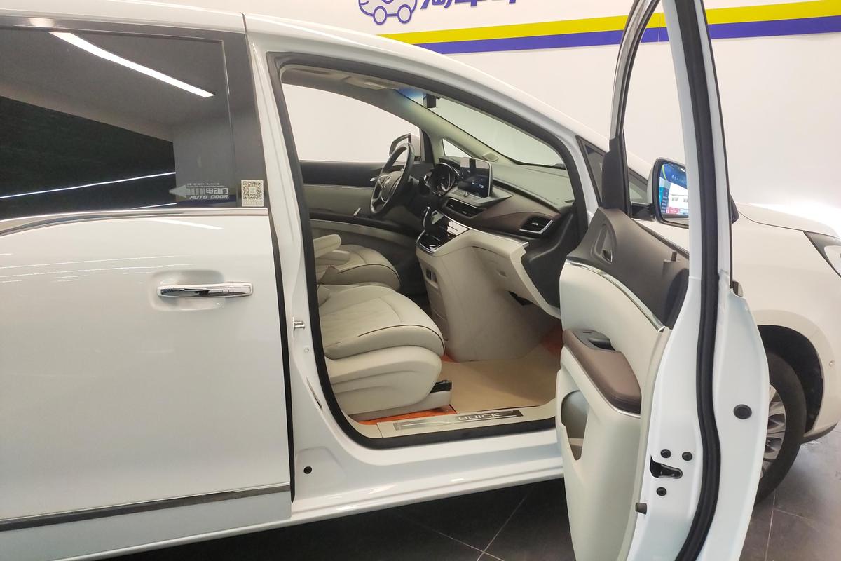 二手别克GL8 2022款 陆上公务舱 652T 尊贵型图片6