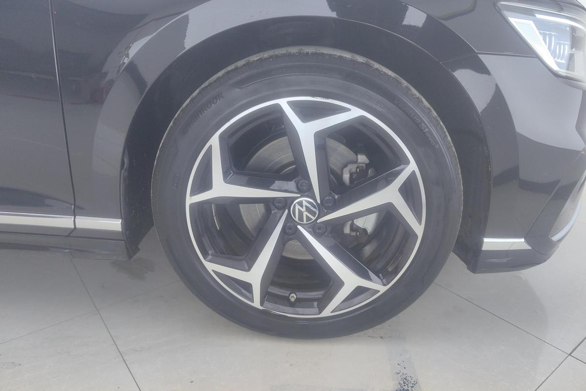 二手迈腾 2023款 200万辆纪念版 330TSI DSG豪华型图片5