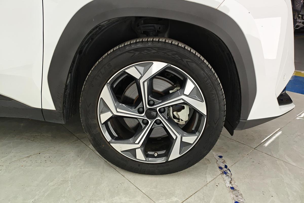 二手博越L 2023款 1.5TD DCT荣耀版图片5