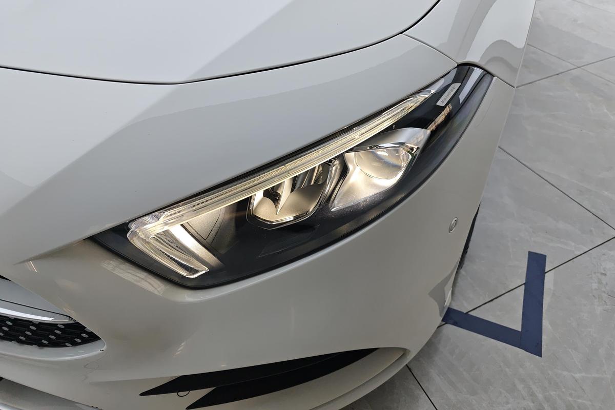 二手奔驰A级 2022款 A 200 L 运动轿车时尚版图片2