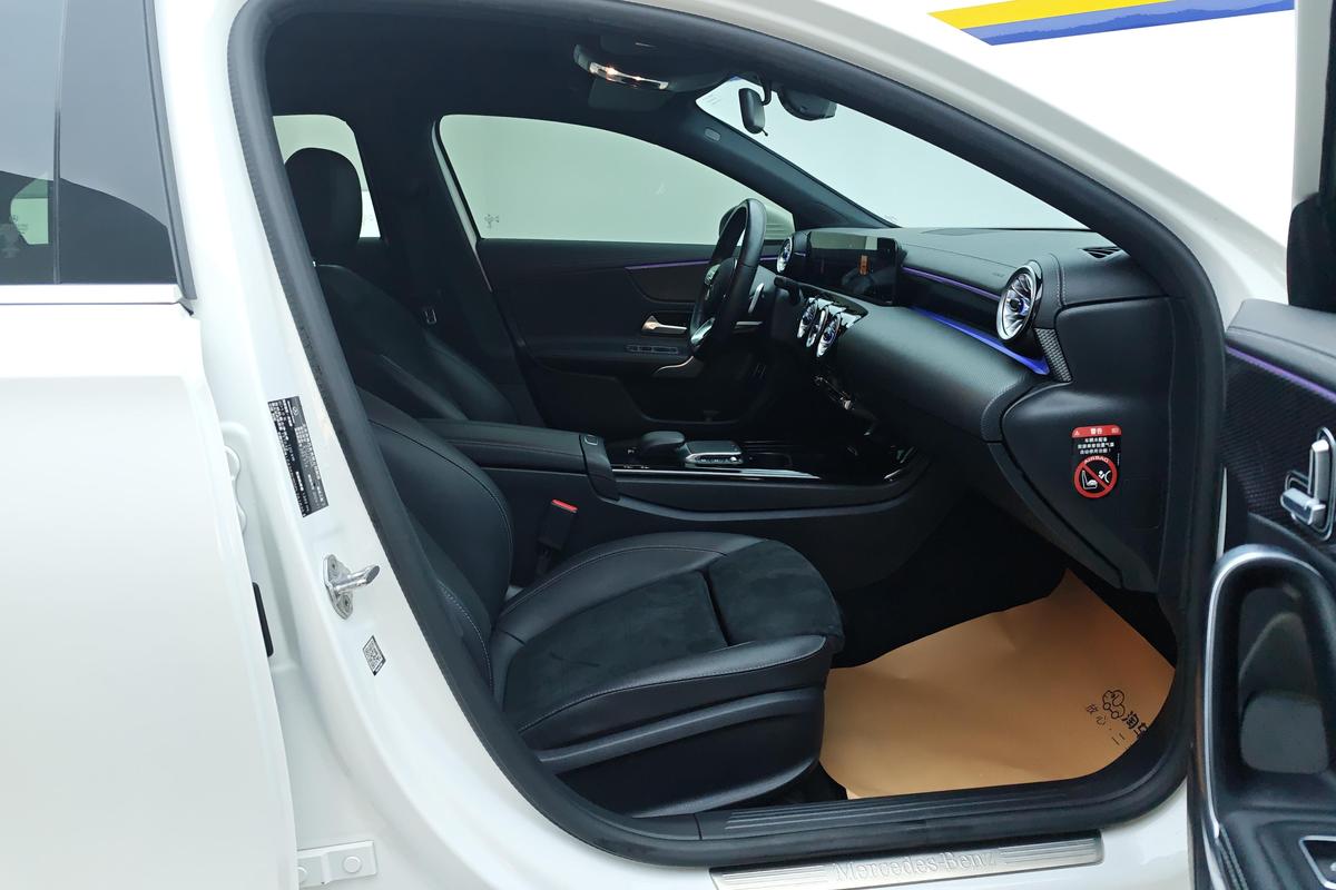 二手奔驰A级 2022款 A 200 L 运动轿车时尚版图片6