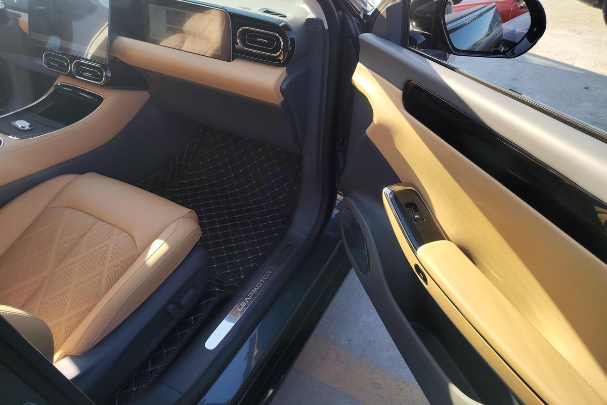 二手零跑C01 2024款 增程式 316尊享版图片6