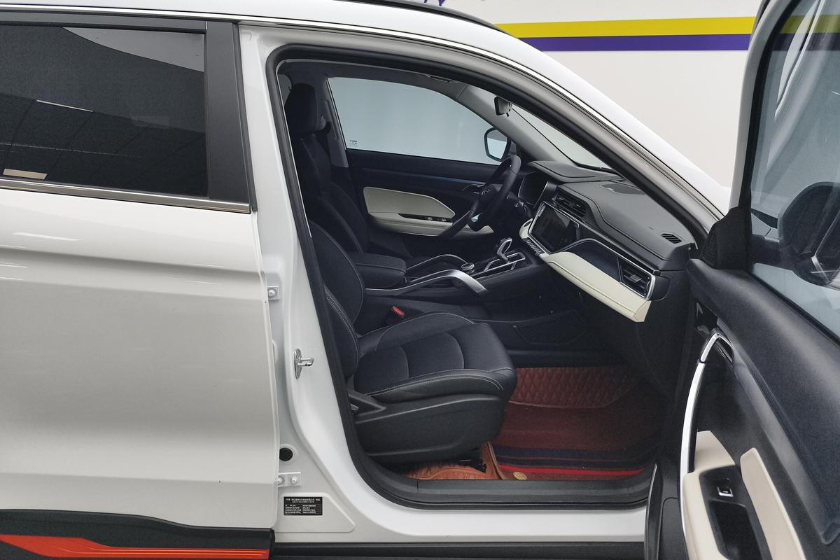 二手博越 2022款 博越X 1.8TD DCT智慧型图片6