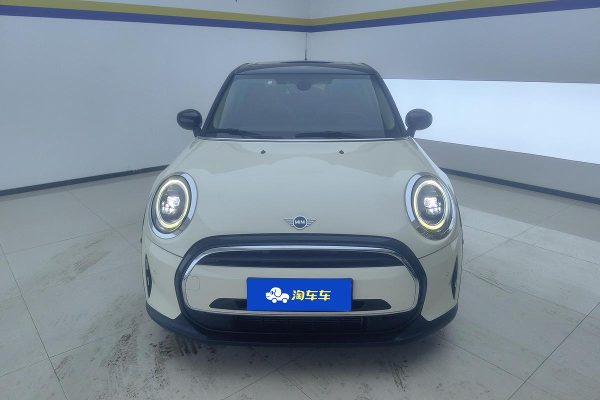 二手MINI 2022款 改款 1.5T COOPER 艺术家 五门版图片3