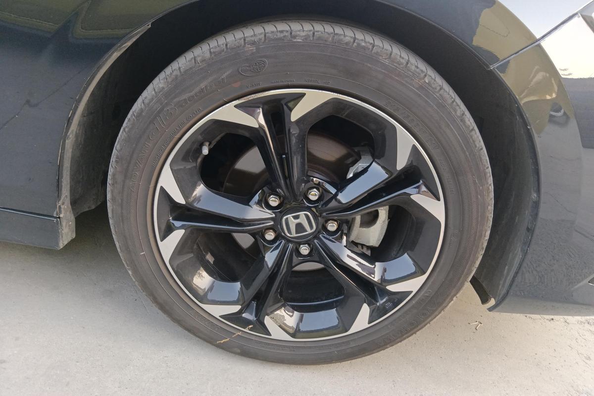 二手思域 2022款 240TURBO CVT燃擎版图片5