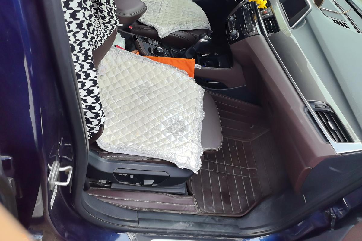 二手宝马X1 2018款 sDrive18Li 尊享型图片6