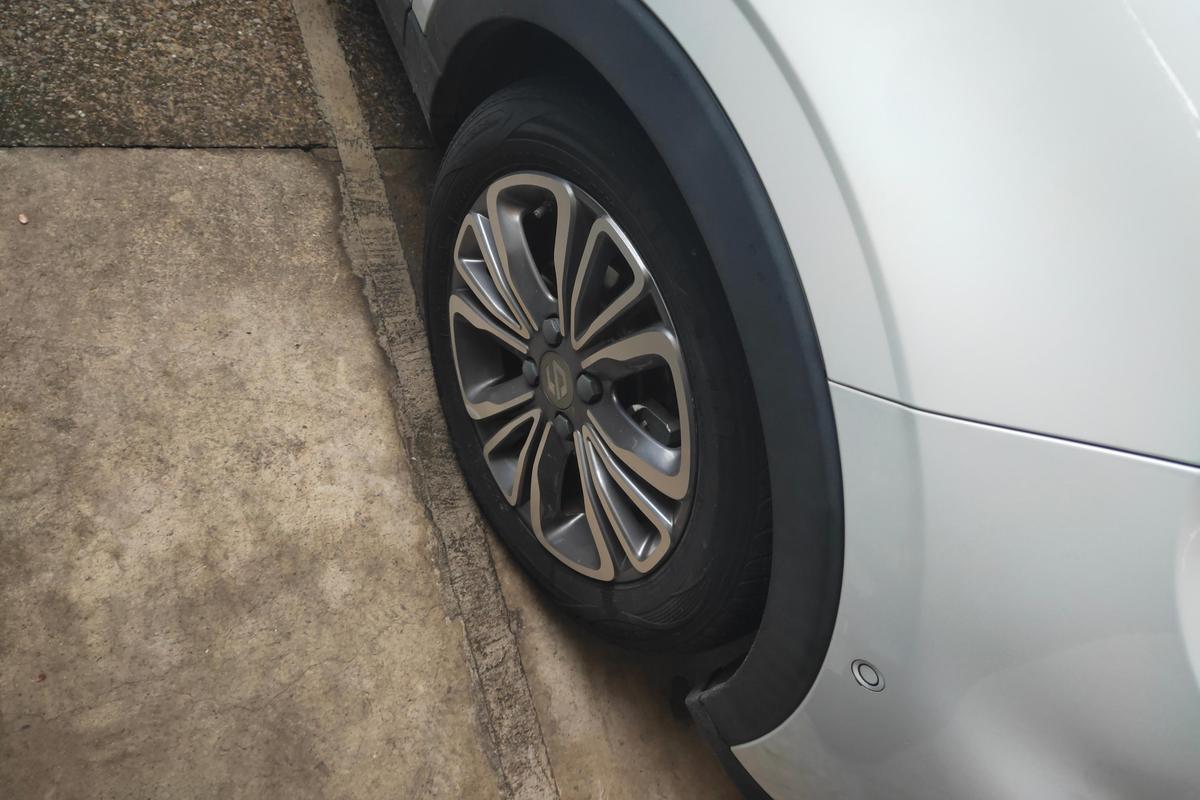 二手零跑T03 2021款 400 豪华Pro版图片5