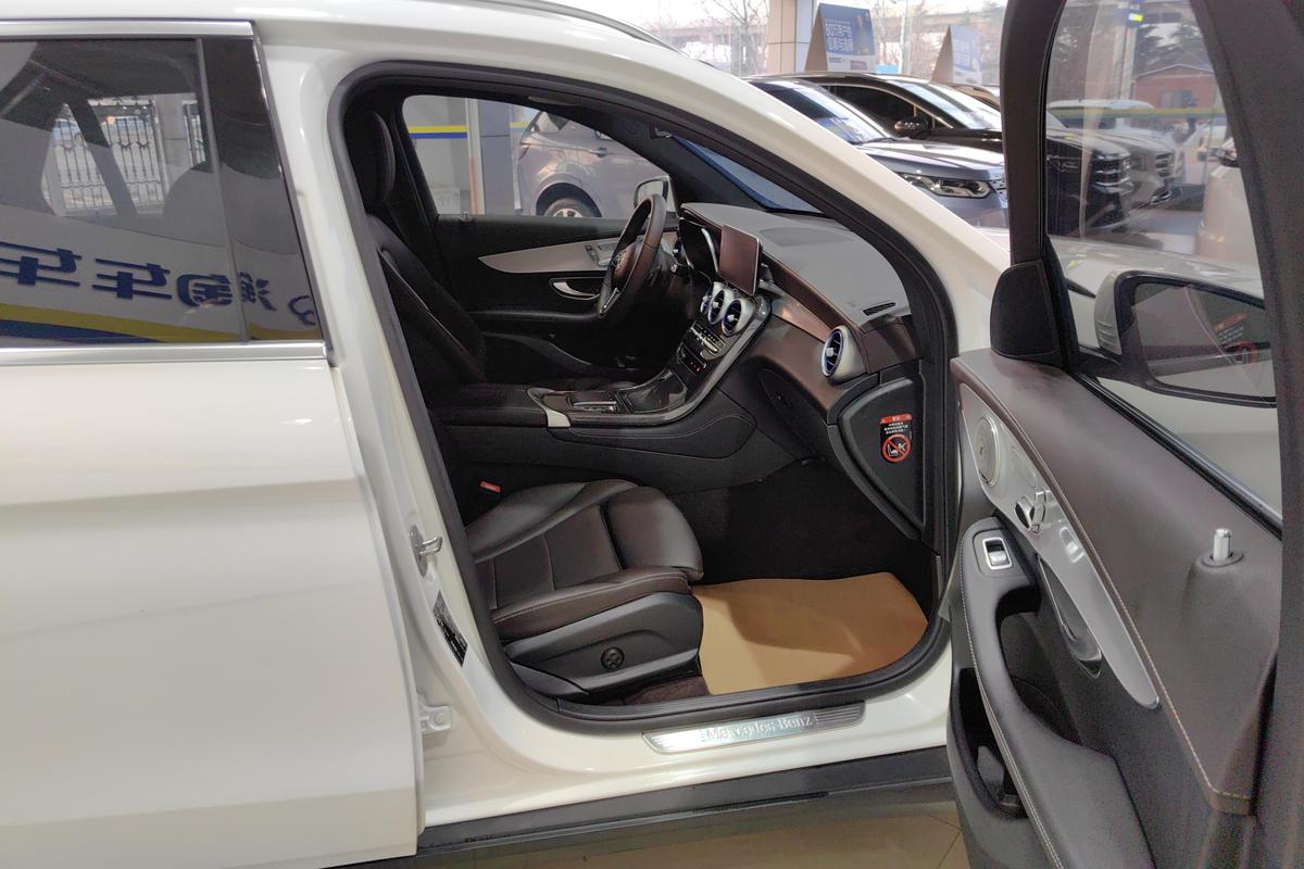 二手奔驰GLC 2021款 GLC 260 L 4MATIC 动感型图片6
